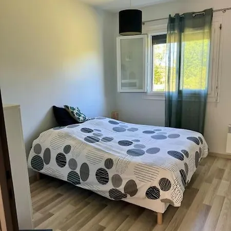 Le Carreyrat, Maison T4 Proche Centre Prázdninový dům